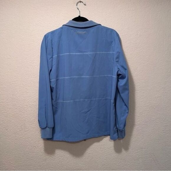 New Balance Zip Up Lightweight sweatshirt with pockets. - Picture 3 of 8